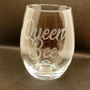 Custom Personalized Etched Stemless wine glass - Queen Bee